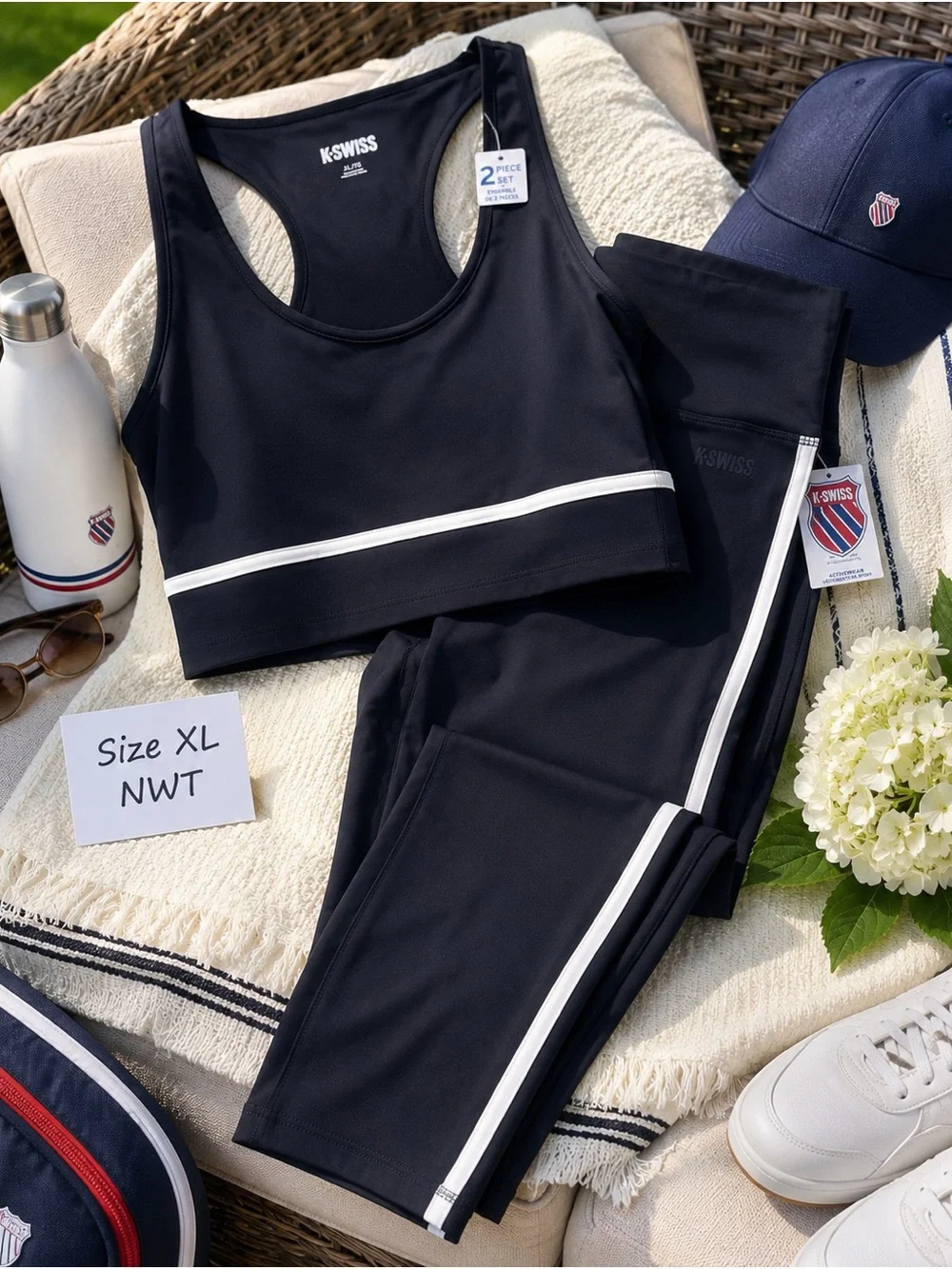 K-Swiss Women’s 2-Piece Activewear Set Size XL Black White NWT